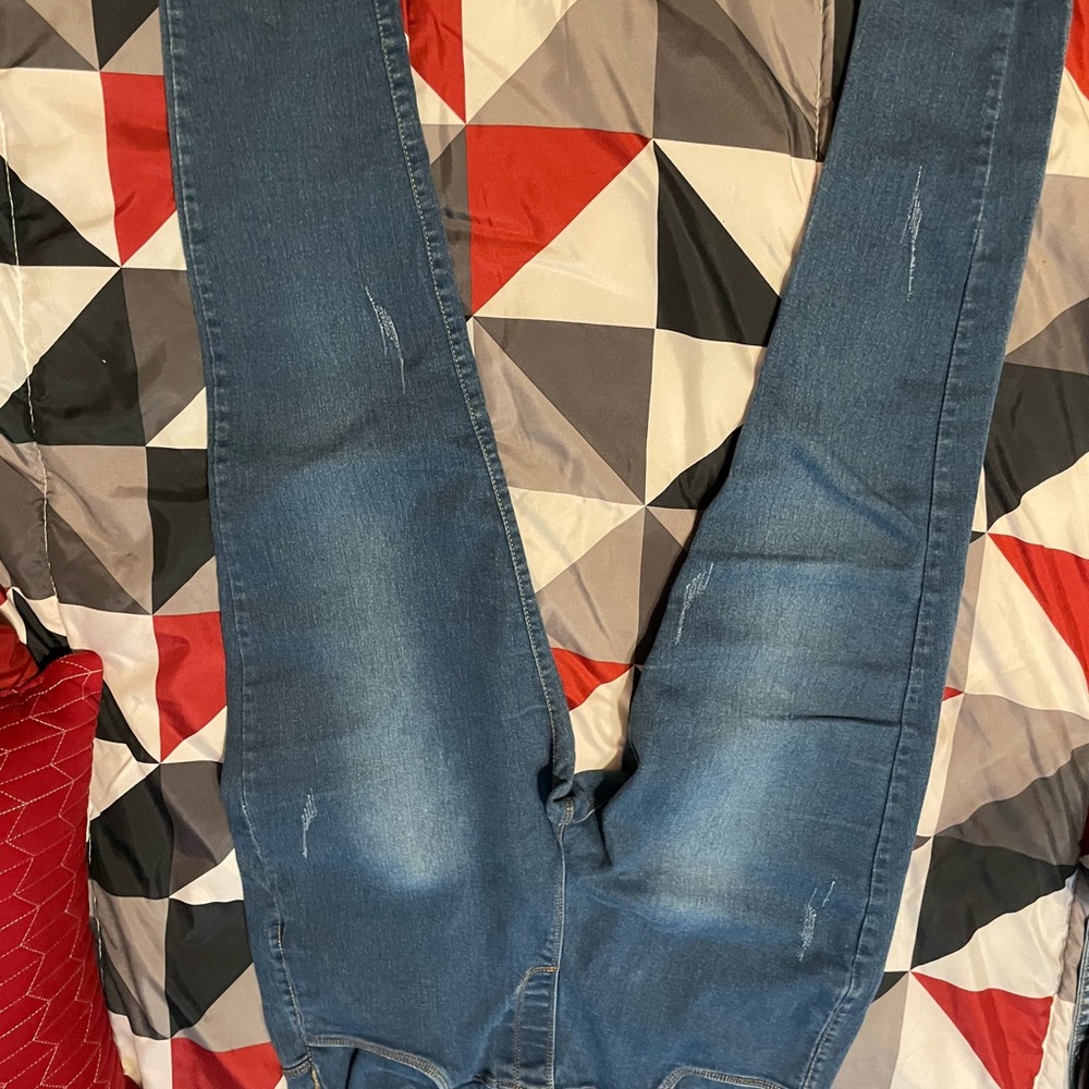 Stretch jeans little distressed